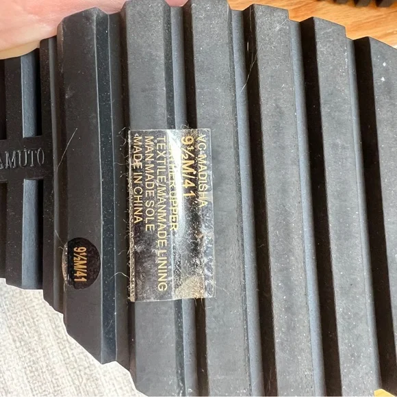 NWOT Vince Camuto Madisha Black Croc Chelsea Ankle Boots size 9.5 - Picture 10 of 10